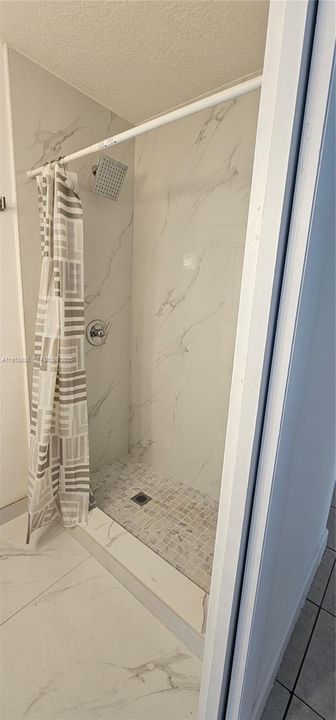 出租: $2,350 (4 贝兹, 2 浴室, 1676 平方英尺)