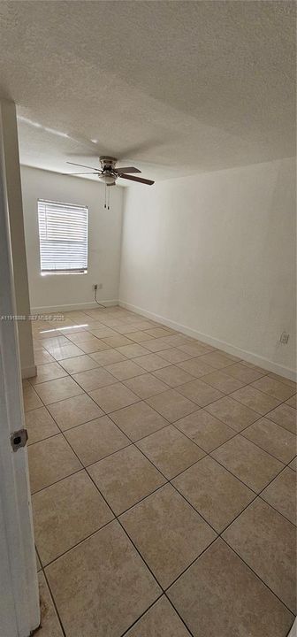 出租: $2,350 (4 贝兹, 2 浴室, 1676 平方英尺)