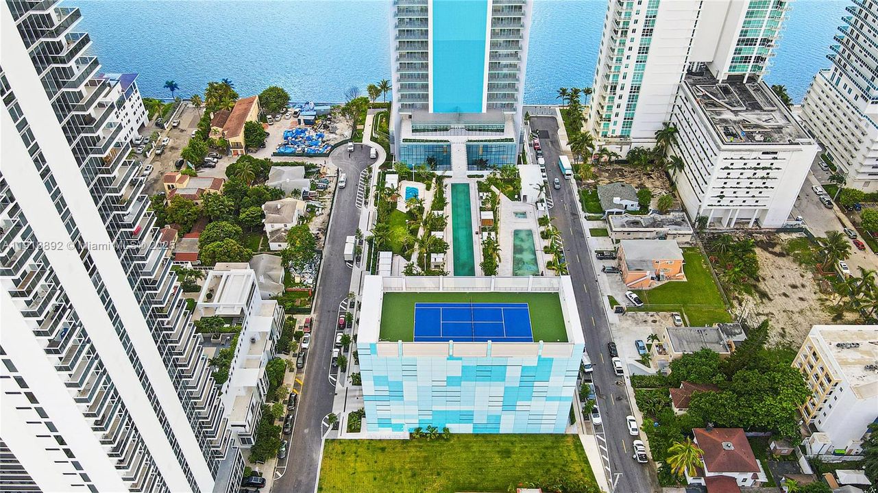 Recently Rented: $5,500 (1 beds, 1 baths, 680 Square Feet)