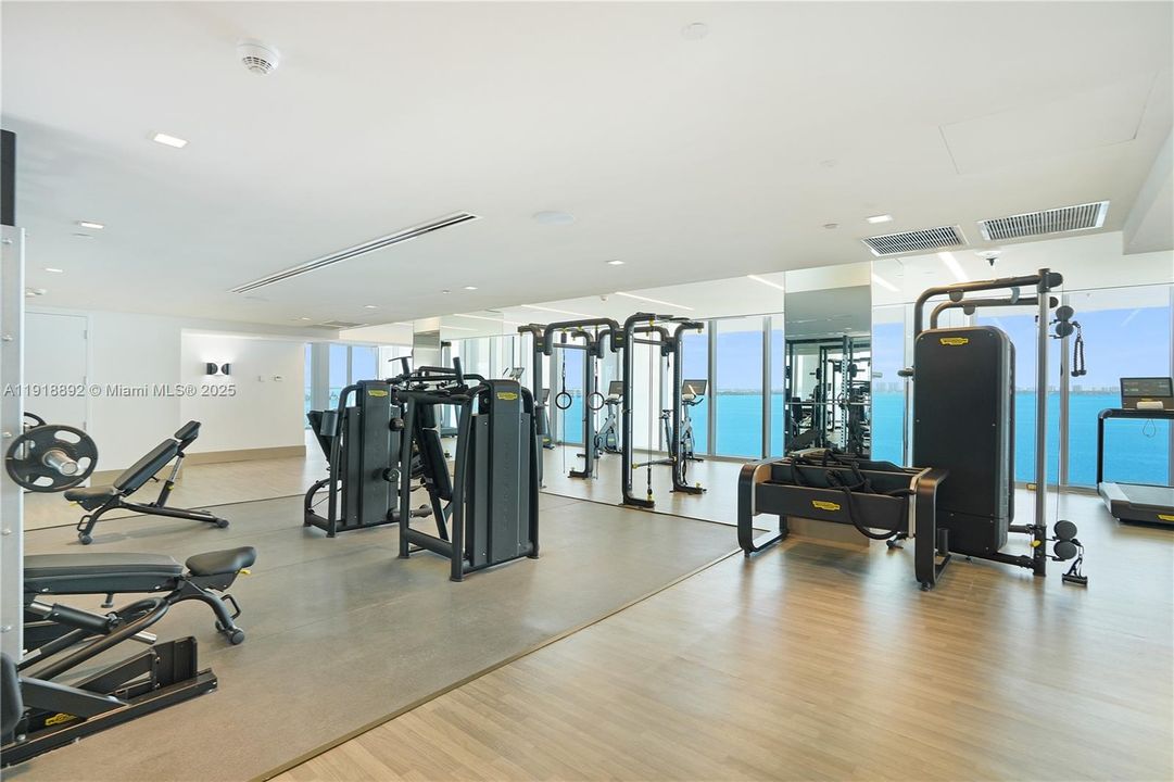 Recently Rented: $5,500 (1 beds, 1 baths, 680 Square Feet)