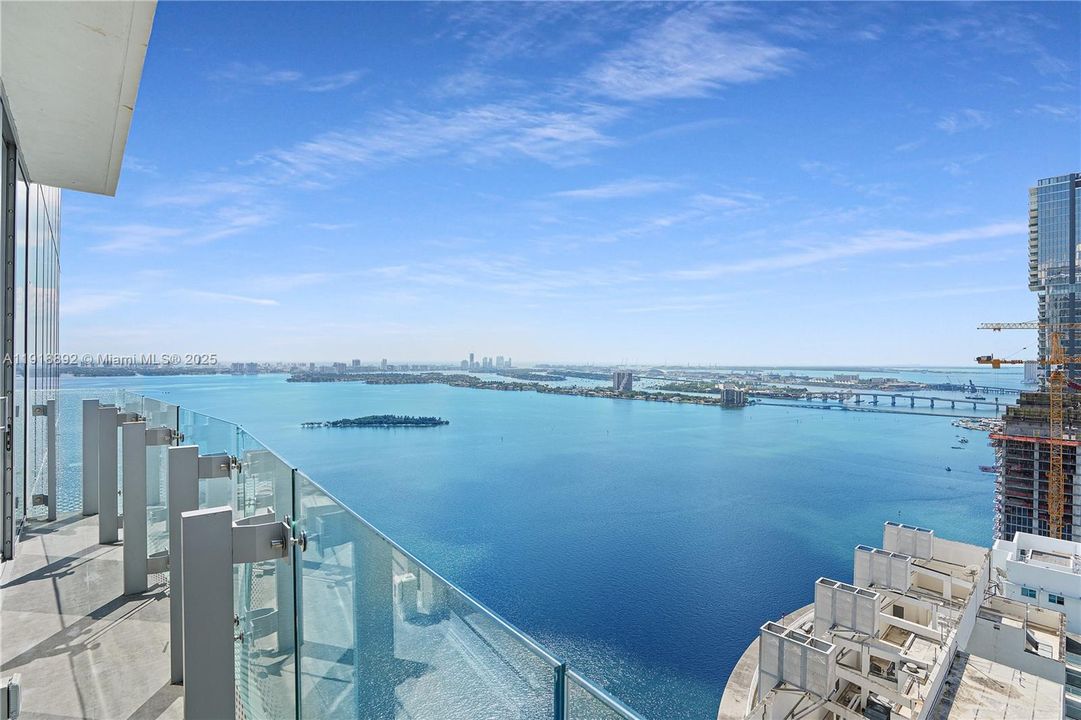 Recently Rented: $5,500 (1 beds, 1 baths, 680 Square Feet)