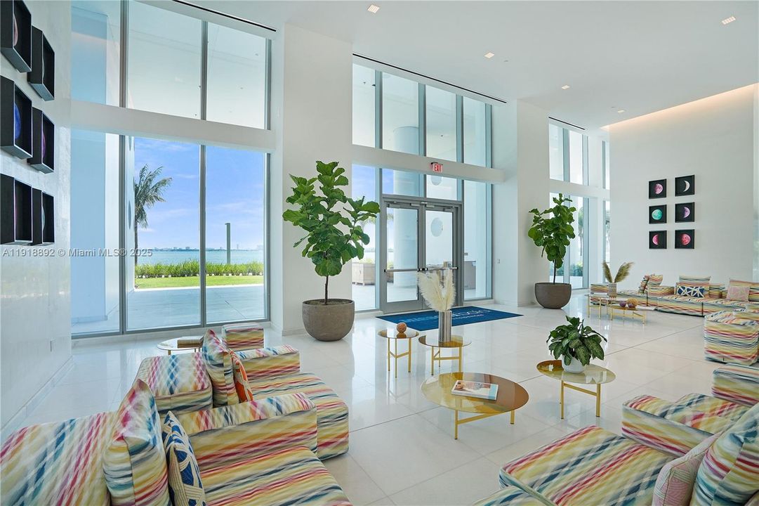 Recently Rented: $5,500 (1 beds, 1 baths, 680 Square Feet)