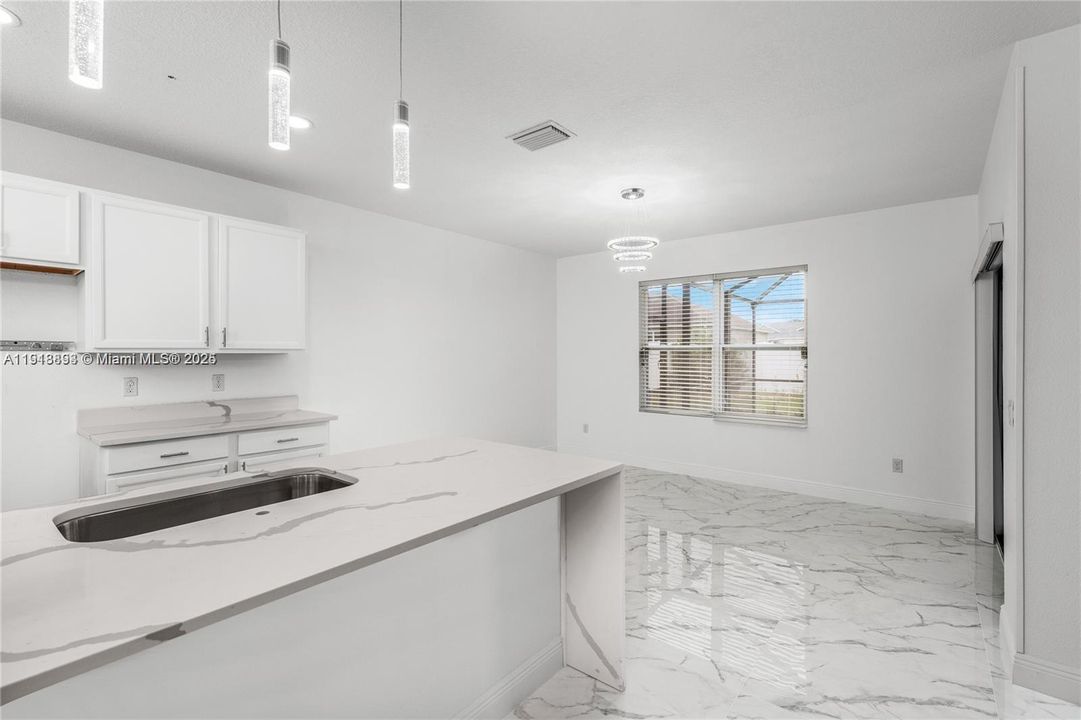 На продажу: $420,000 (4 спален, 2 ванн, 0 Квадратных фут)