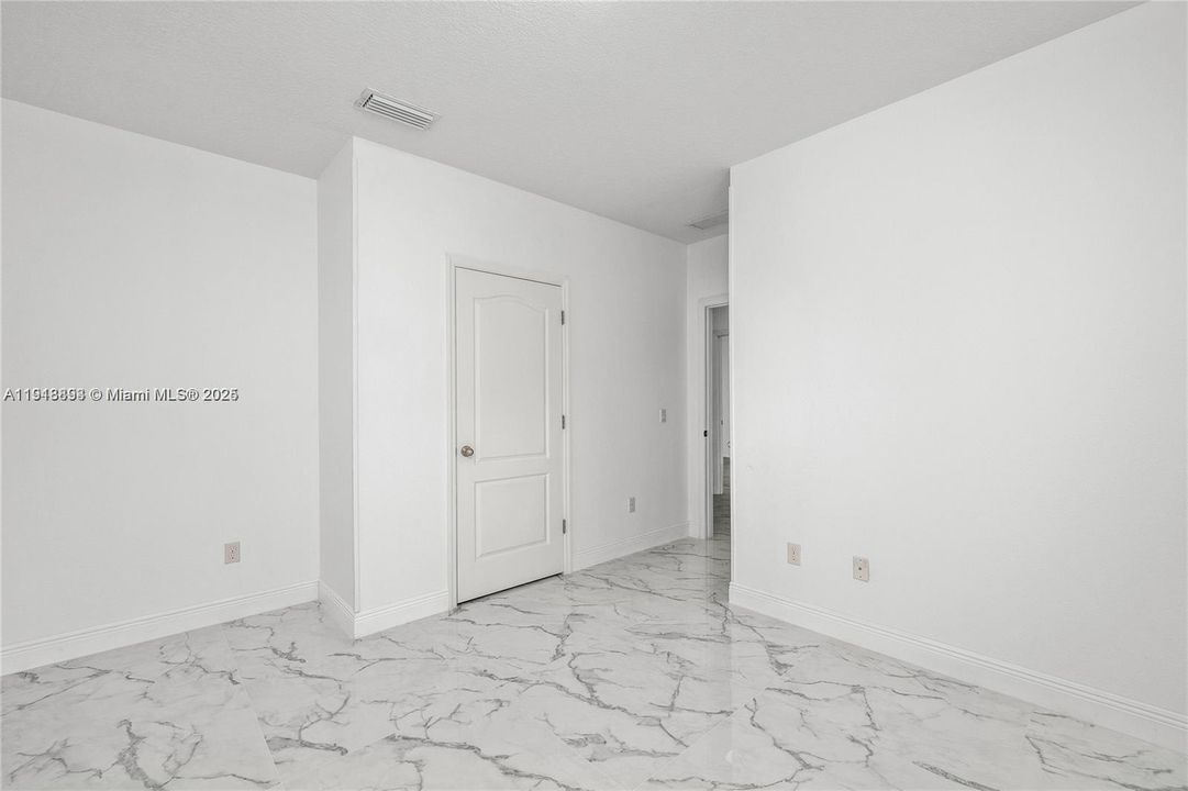 На продажу: $420,000 (4 спален, 2 ванн, 0 Квадратных фут)