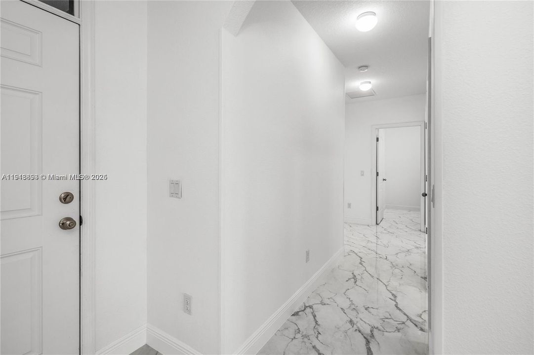 На продажу: $420,000 (4 спален, 2 ванн, 0 Квадратных фут)