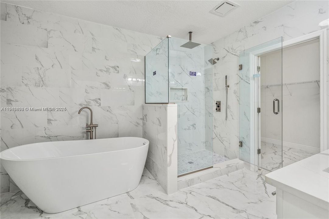 На продажу: $420,000 (4 спален, 2 ванн, 0 Квадратных фут)