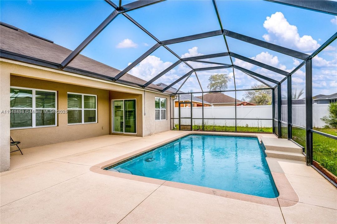 На продажу: $420,000 (4 спален, 2 ванн, 0 Квадратных фут)