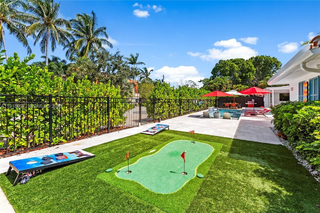 En Renta: $11,500 (4 camas, 3 baños, 2013 Pies cuadrados)