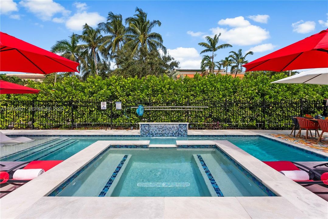 En Renta: $11,500 (4 camas, 3 baños, 2013 Pies cuadrados)