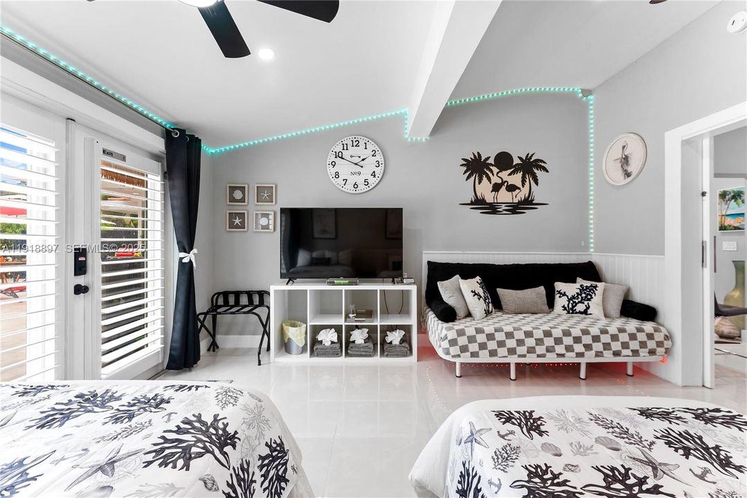 En Renta: $11,500 (4 camas, 3 baños, 2013 Pies cuadrados)