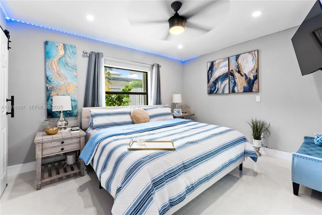 En Renta: $11,500 (4 camas, 3 baños, 2013 Pies cuadrados)