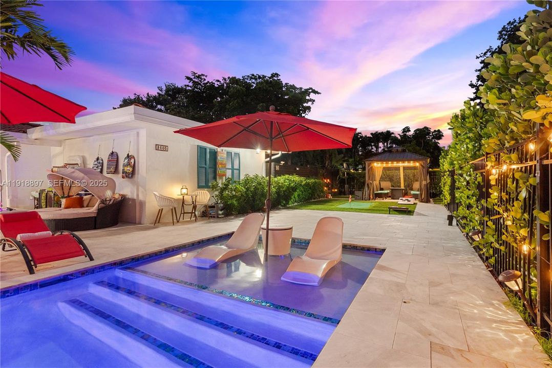 En Renta: $11,500 (4 camas, 3 baños, 2013 Pies cuadrados)