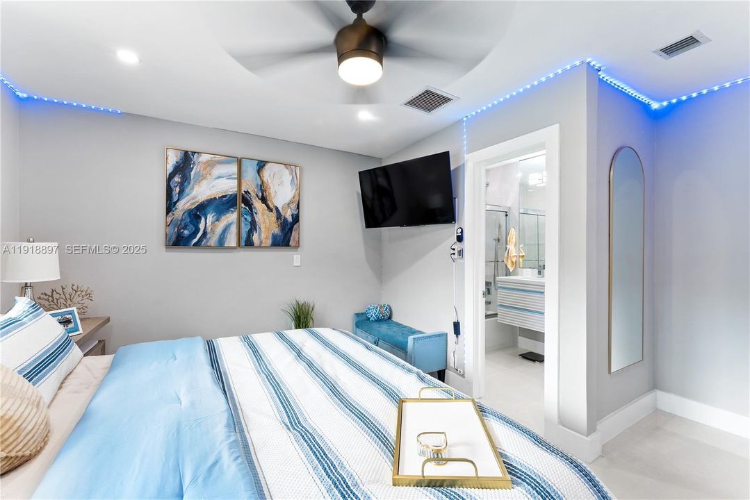 En Renta: $11,500 (4 camas, 3 baños, 2013 Pies cuadrados)