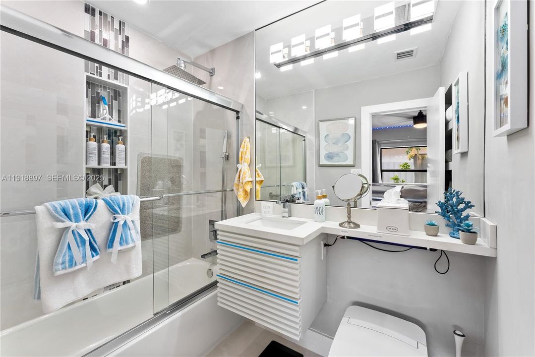 En Renta: $11,500 (4 camas, 3 baños, 2013 Pies cuadrados)