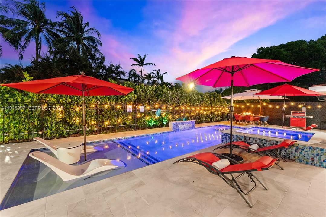 En Renta: $11,500 (4 camas, 3 baños, 2013 Pies cuadrados)