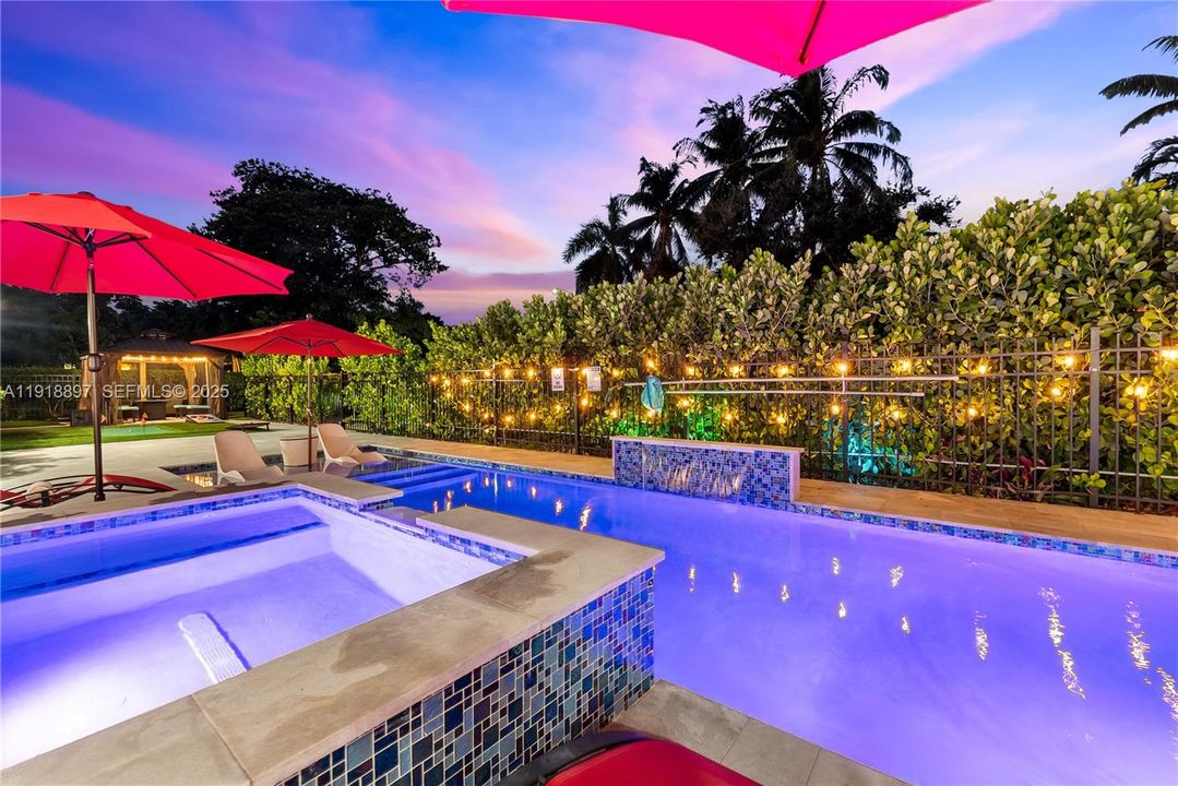 En Renta: $11,500 (4 camas, 3 baños, 2013 Pies cuadrados)