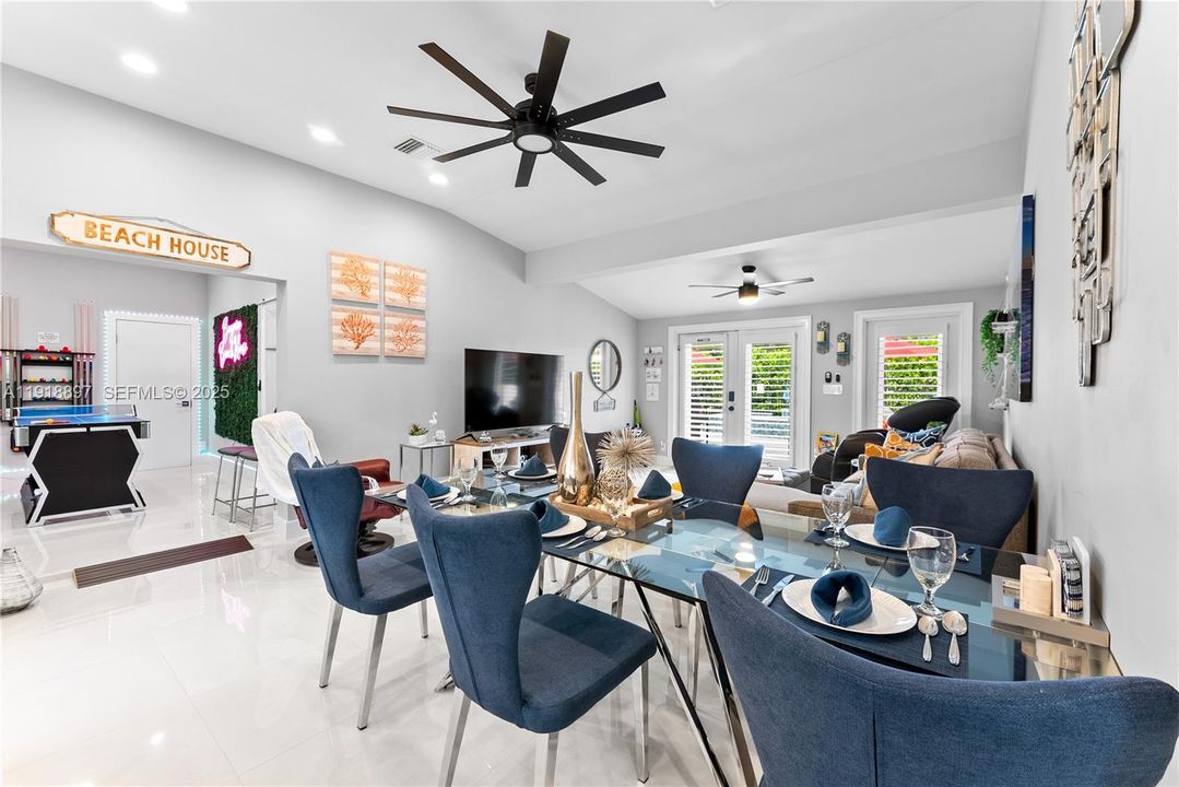 En Renta: $11,500 (4 camas, 3 baños, 2013 Pies cuadrados)