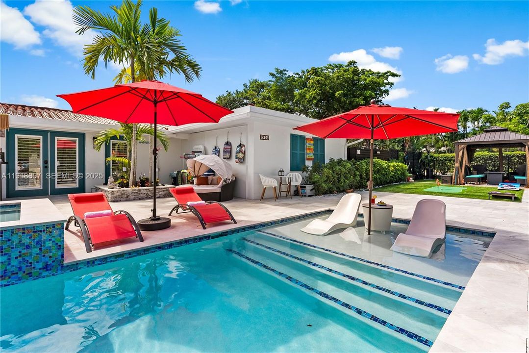 En Renta: $11,500 (4 camas, 3 baños, 2013 Pies cuadrados)