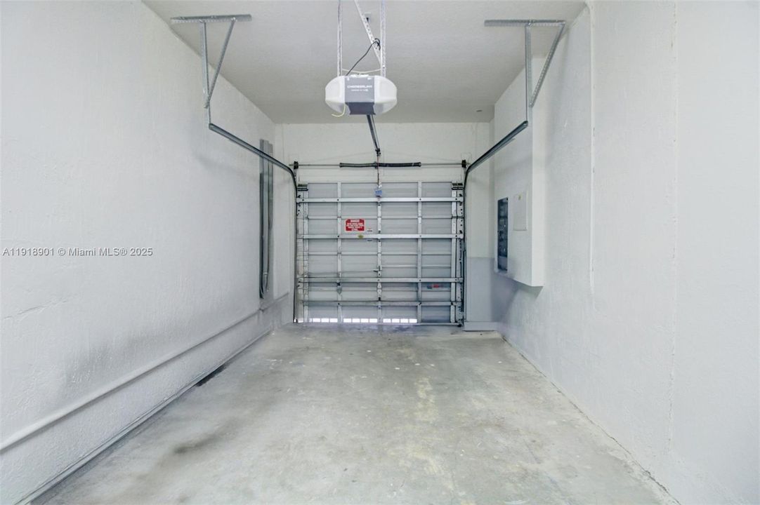 For Rent: $3,750 (3 beds, 2 baths, 1683 Square Feet)