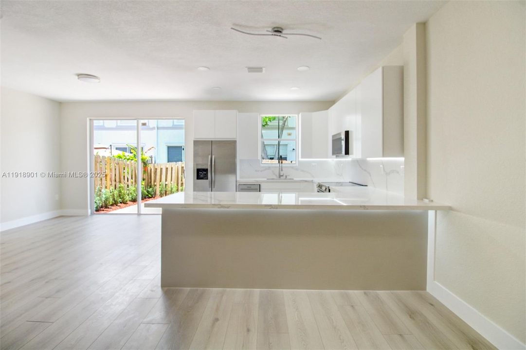 For Rent: $3,750 (3 beds, 2 baths, 1683 Square Feet)