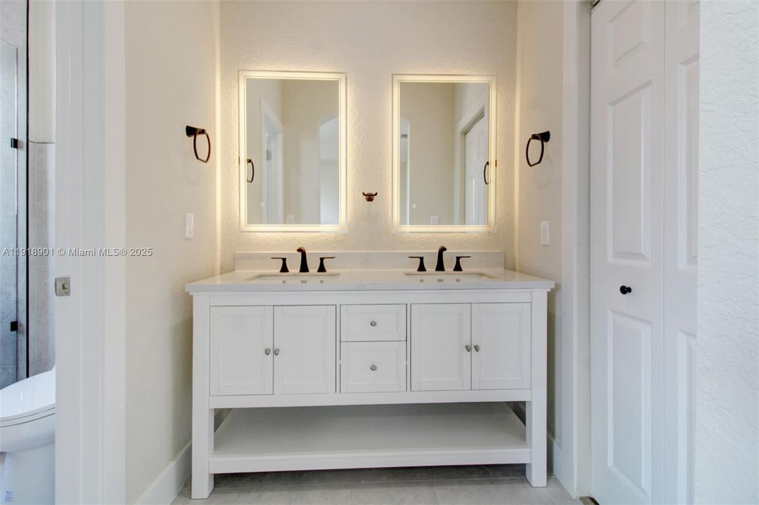 For Rent: $3,750 (3 beds, 2 baths, 1683 Square Feet)