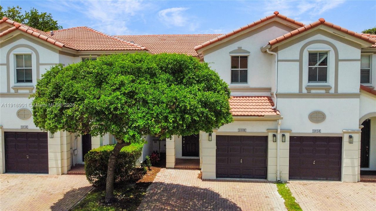 For Rent: $3,750 (3 beds, 2 baths, 1683 Square Feet)