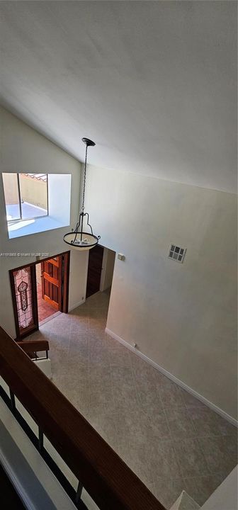 Под контрактом: $3,100 (3 спален, 2 ванн, 1740 Квадратных фут)