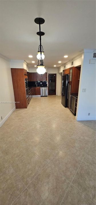 Под контрактом: $3,100 (3 спален, 2 ванн, 1740 Квадратных фут)