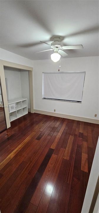 Под контрактом: $3,100 (3 спален, 2 ванн, 1740 Квадратных фут)