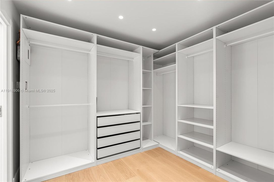 For Rent: $15,000 (4 beds, 3 baths, 2832 Square Feet)