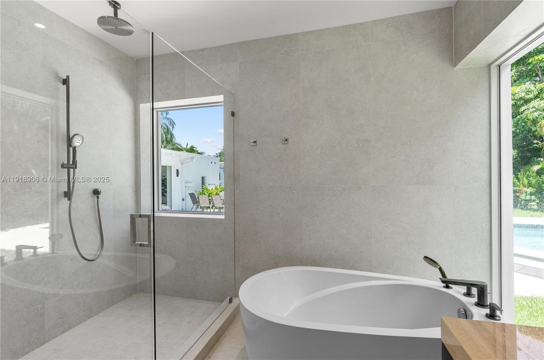 For Rent: $15,000 (4 beds, 3 baths, 2832 Square Feet)