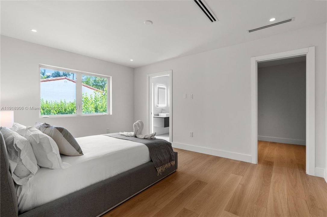 For Rent: $15,000 (4 beds, 3 baths, 2832 Square Feet)