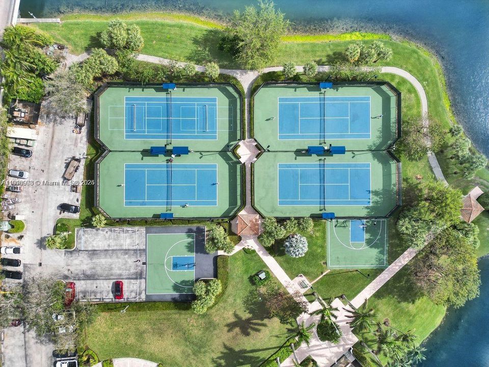 В аренду: $15,000 (5 спален, 4 ванн, 3359 Квадратных фут)