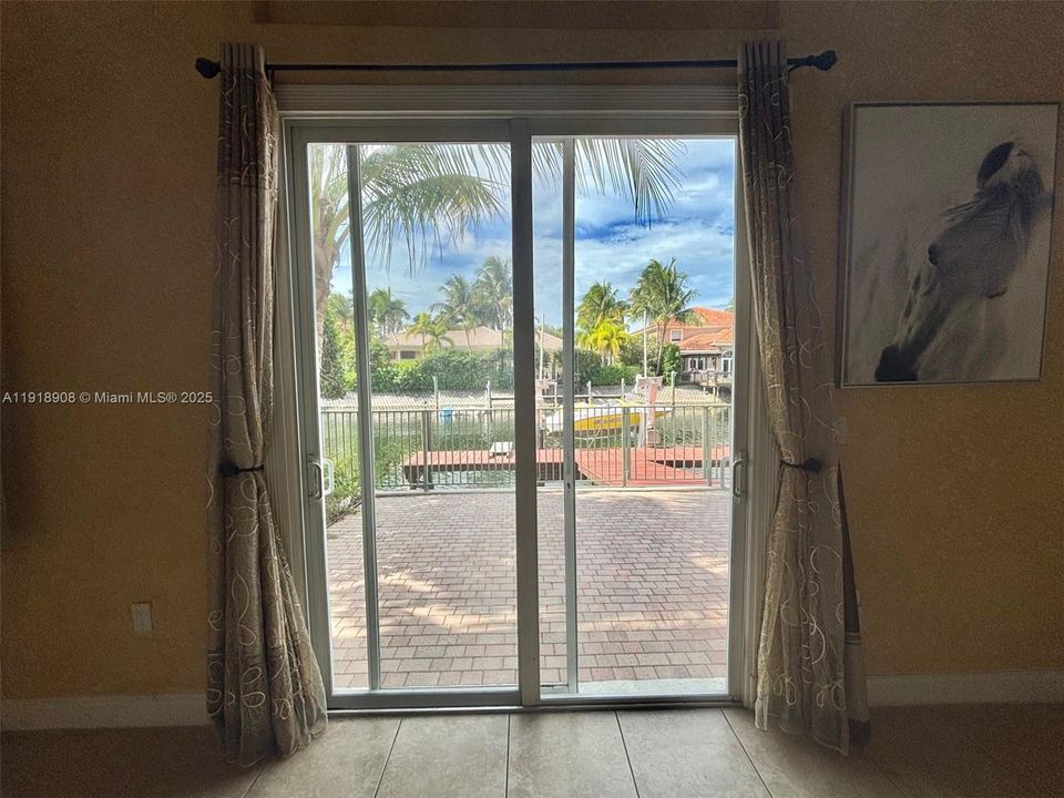 В аренду: $15,000 (5 спален, 4 ванн, 3359 Квадратных фут)