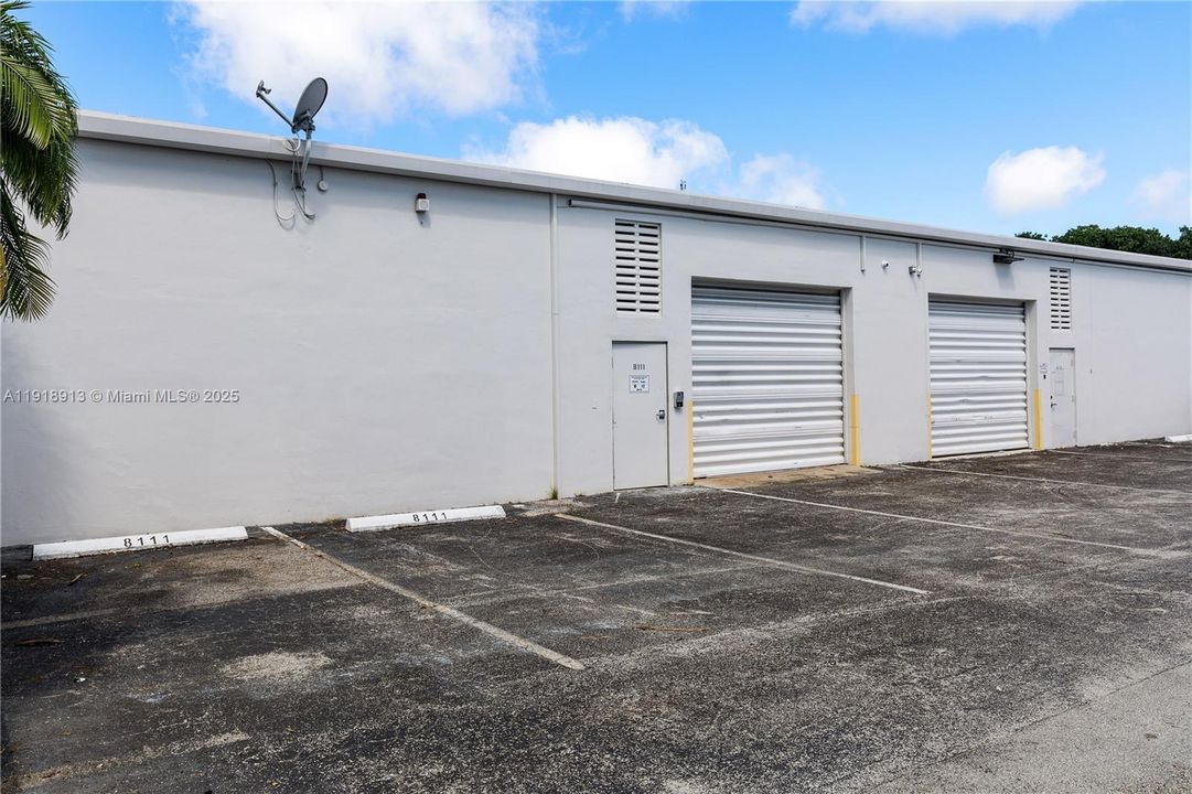 Под контрактом: $1,350,000 (0 спален, 0 ванн, 0 Квадратных фут)