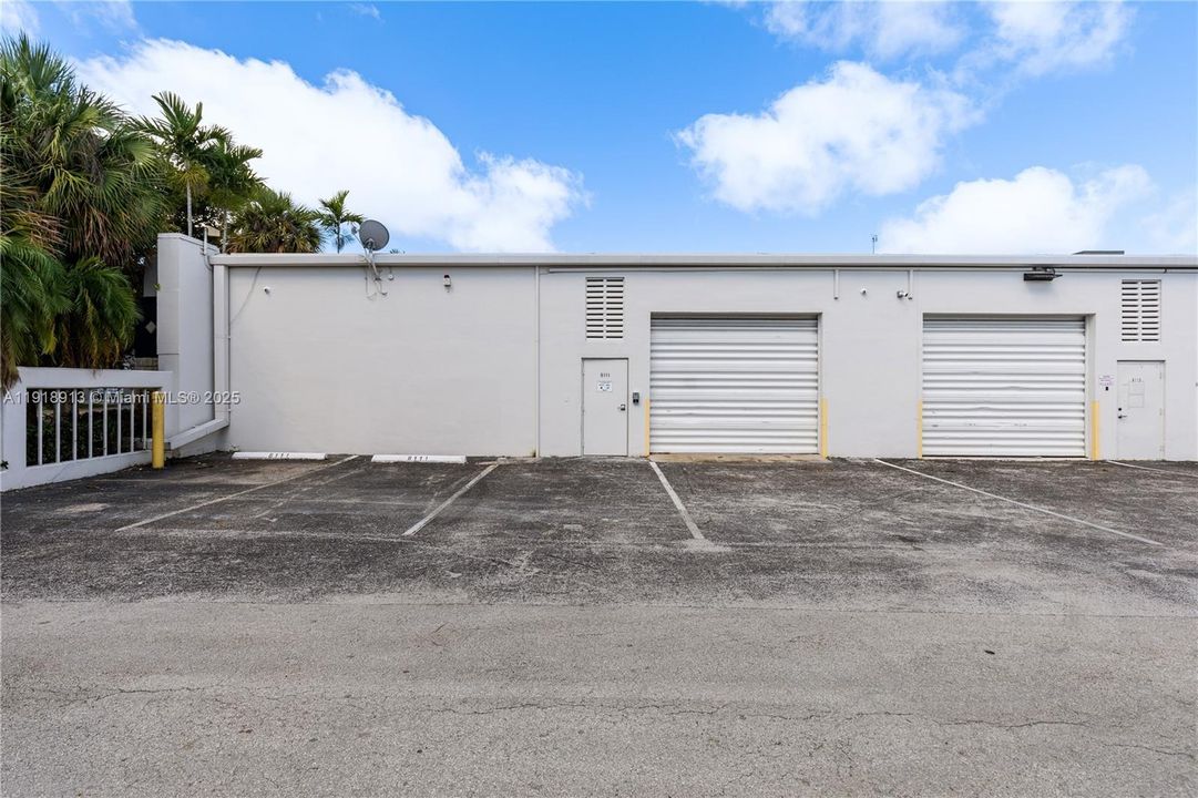 Под контрактом: $1,350,000 (0 спален, 0 ванн, 0 Квадратных фут)