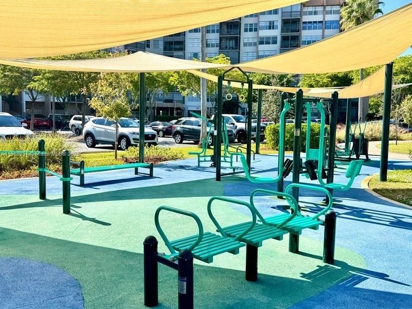 待售: $145,000 (2 贝兹, 2 浴室, 1120 平方英尺)