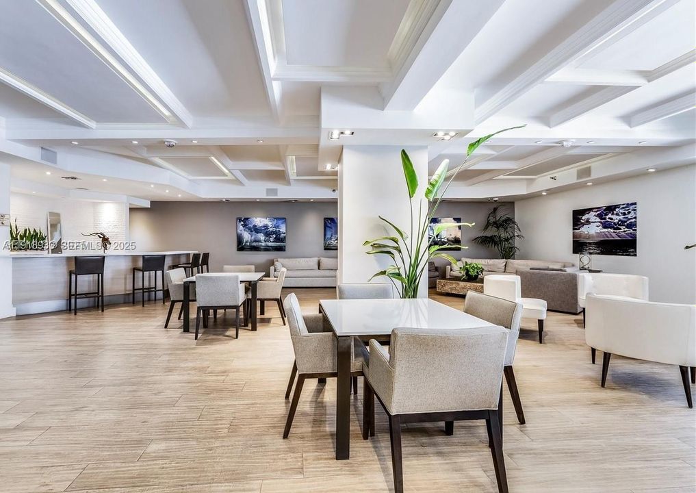 В аренду: $2,400 (1 спален, 1 ванн, 550 Квадратных фут)