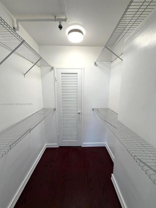 В аренду: $2,400 (1 спален, 1 ванн, 550 Квадратных фут)