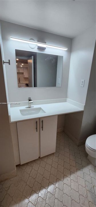 Под контрактом: $1,900 (1 спален, 1 ванн, 1005 Квадратных фут)