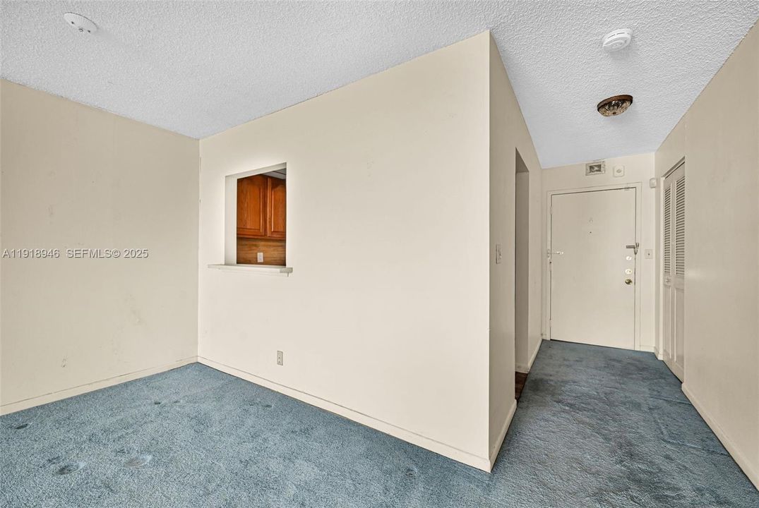 For Sale: $175,000 (2 beds, 2 baths, 1168 Square Feet)