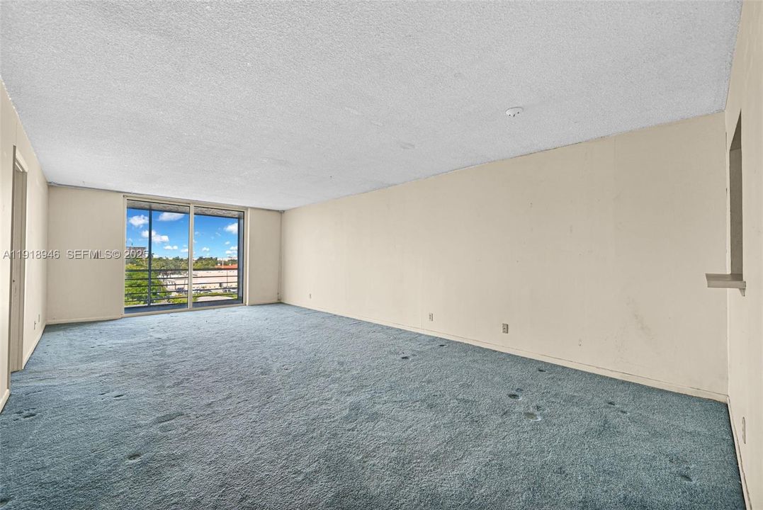 For Sale: $175,000 (2 beds, 2 baths, 1168 Square Feet)