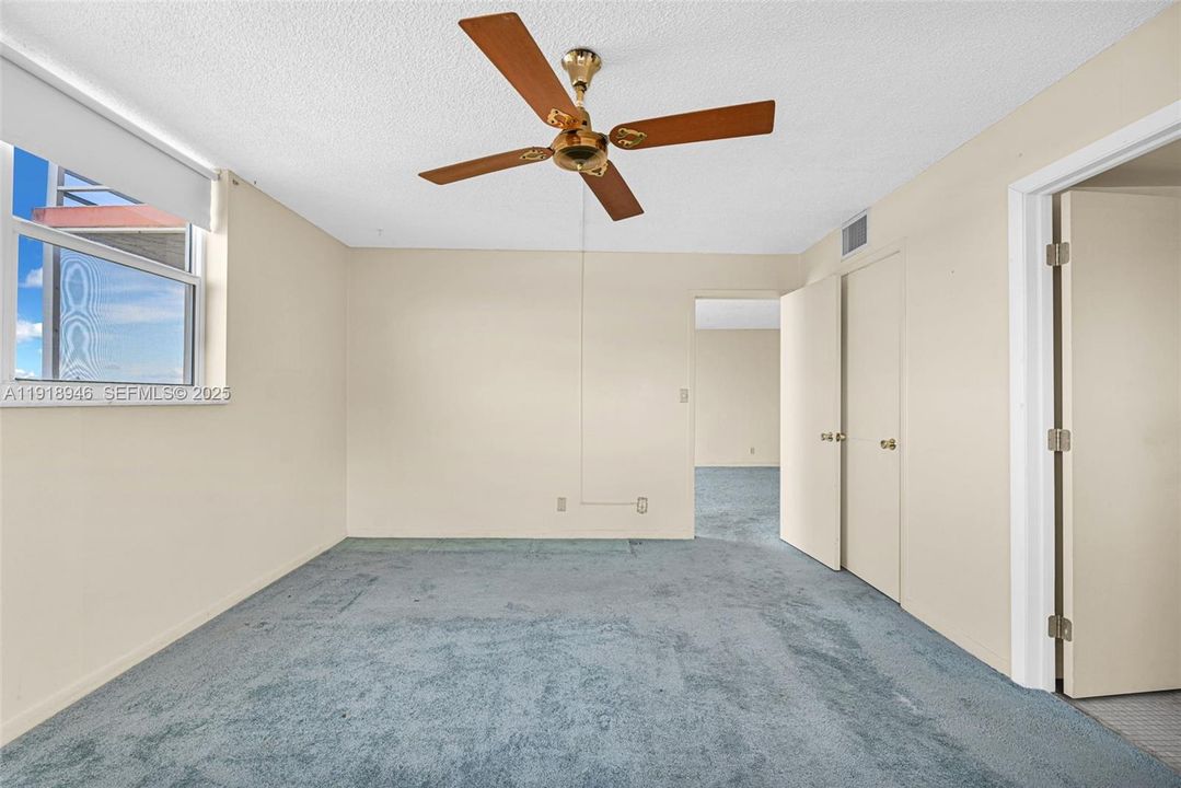 For Sale: $175,000 (2 beds, 2 baths, 1168 Square Feet)