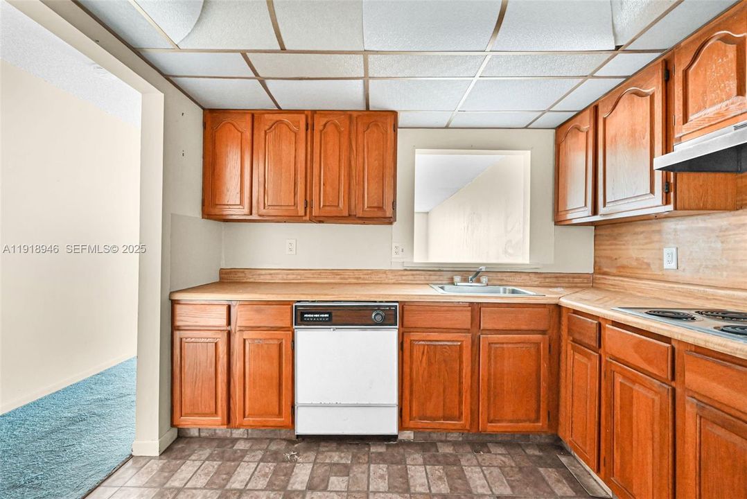 For Sale: $175,000 (2 beds, 2 baths, 1168 Square Feet)