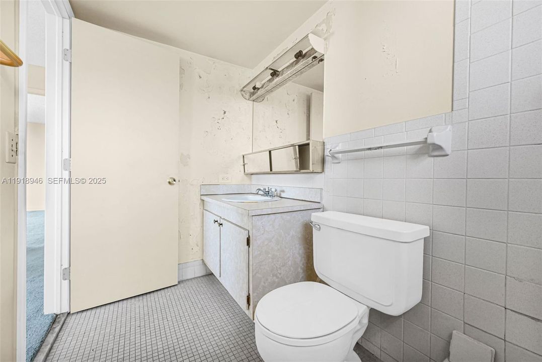 For Sale: $175,000 (2 beds, 2 baths, 1168 Square Feet)