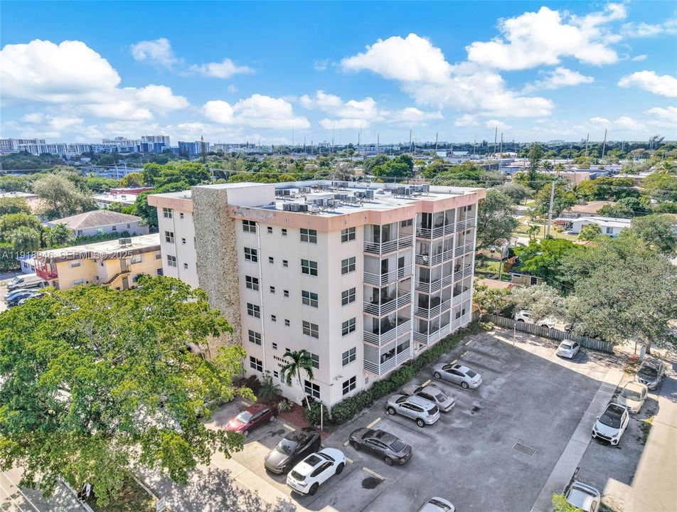 For Sale: $175,000 (2 beds, 2 baths, 1168 Square Feet)