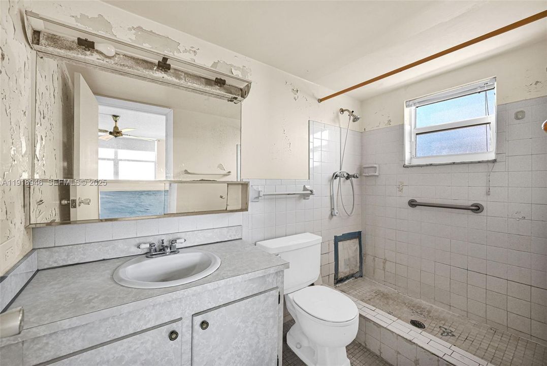 For Sale: $175,000 (2 beds, 2 baths, 1168 Square Feet)