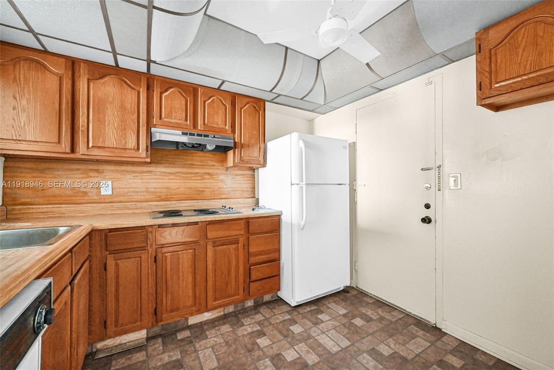 For Sale: $175,000 (2 beds, 2 baths, 1168 Square Feet)