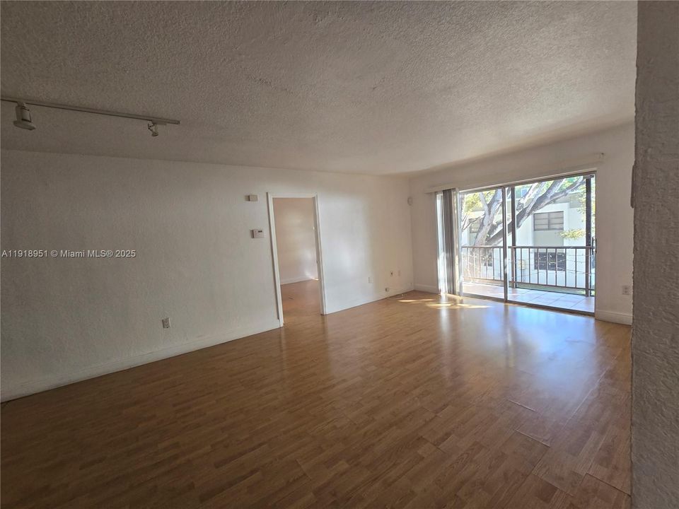 出租: $2,700 (3 贝兹, 2 浴室, 1269 平方英尺)