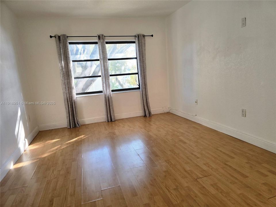 出租: $2,700 (3 贝兹, 2 浴室, 1269 平方英尺)